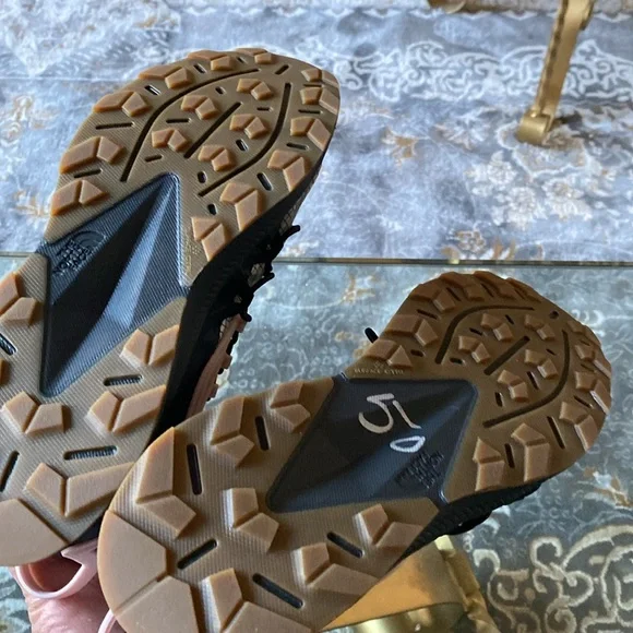 The North Face Women’s Oxeye Tech TNF White/TNF Black shoes - Picture 8 of 17